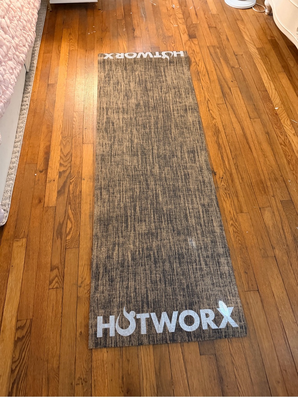 Hotworx Brown Textured Yoga Mat – Non-Slip Home Bath Mat